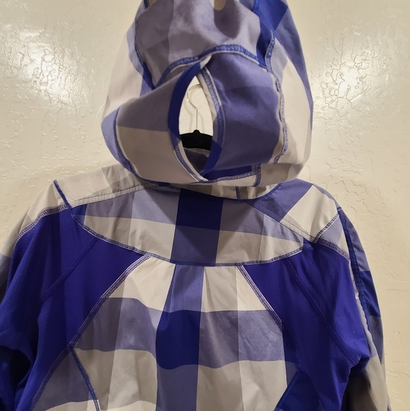 Lululemon Windbreaker  - Waterproof - Picture 2 of 5